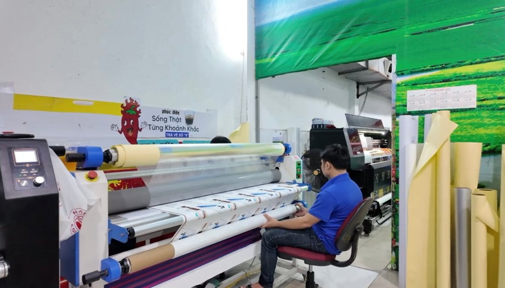 dịch vụ in ấn và cán màng cho decal, pp, backlit quảng cáo